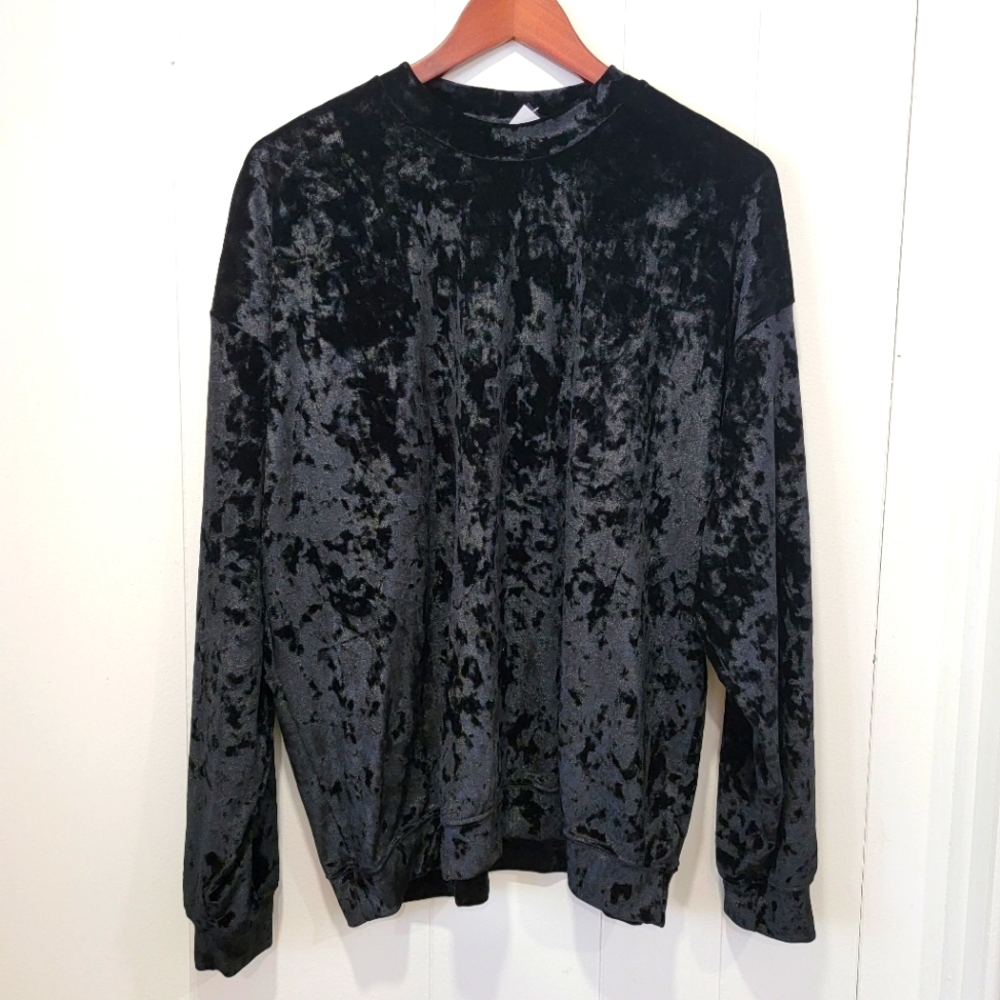 Onzie Black Velvet Boyfriend Sweatshirt One Size